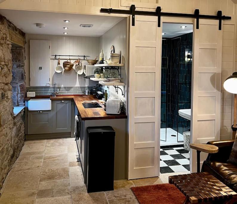 Vila Charming Stone Bothy At Loch Lomond Luss Exteriér fotografie